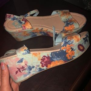 Fergalicious flower print platform sandal